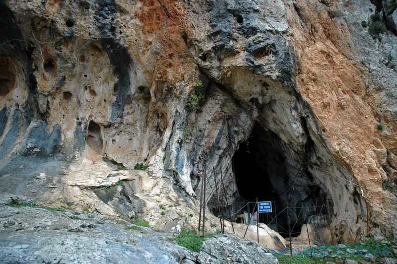 Пещера Святой Фотини на Крите