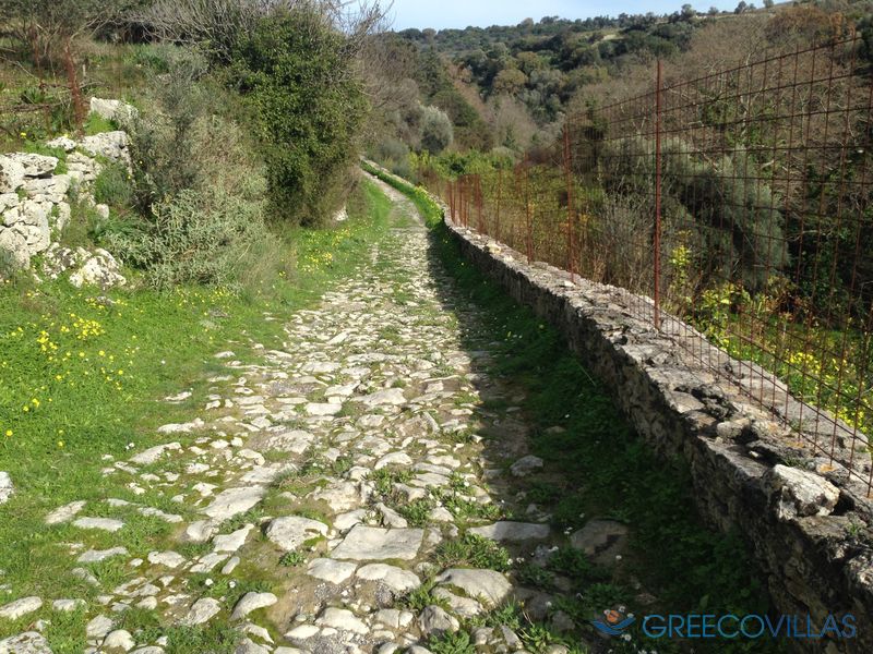 Древняя дорога к храму Пяти девственниц Древняя дорога к храму Пяти девственниц